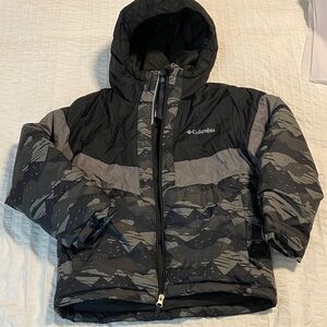 Columbia Black and Gray Patterned Hooded Snow Jacket size S 8 Boys